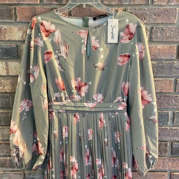 SHEIN Simplee NWT Keyhole Neckline Floral Pleated - Picture 6 of 10